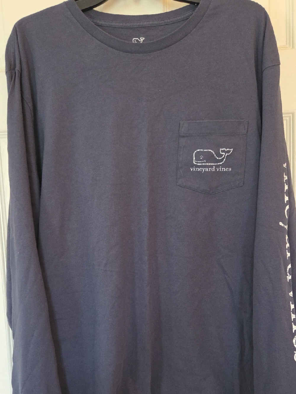 NWOT Vineyard Vines Navy Long-Sleeve Pocket Tee with Whale Logo